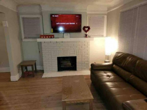 Lovely 2 bedroom With fireplace